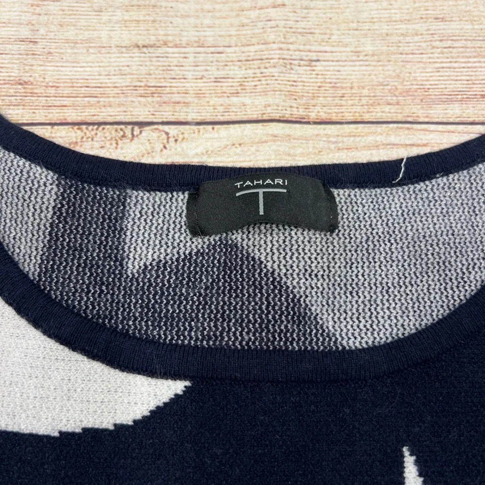TAHARI Women Black White Abstract‎ Print Crew Neck Sweater Top Size Small - Picture 2 of 7